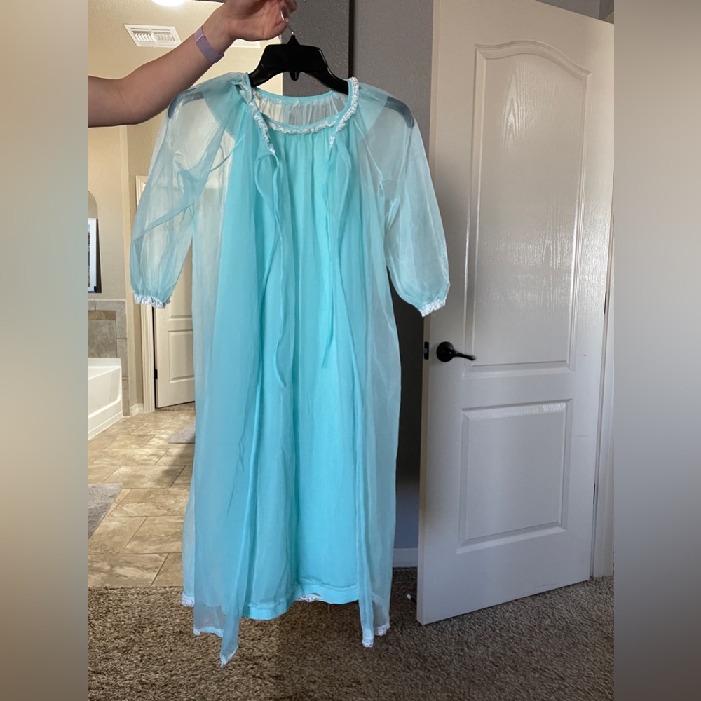 1950s nightgown and shawl